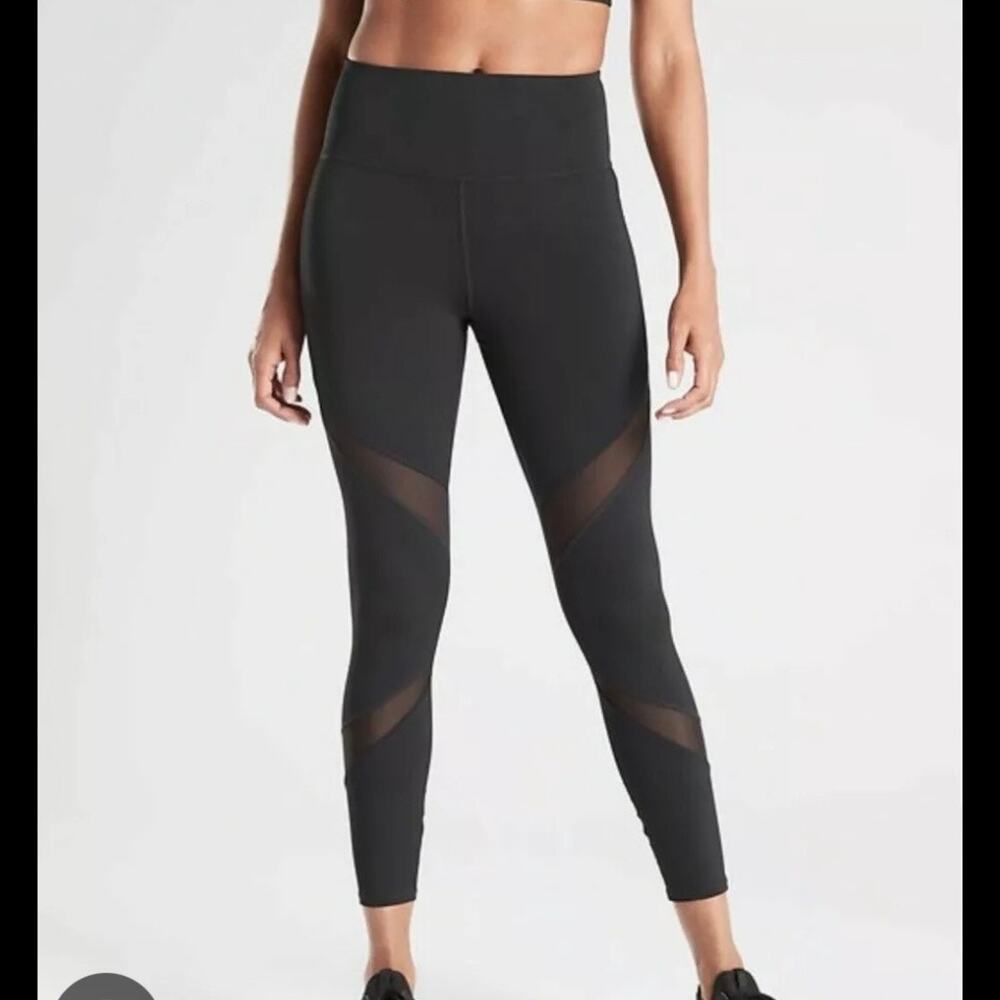 Athleta Legging Size Medium Tall Tenacity 7/8 Tight Black Mesh Panel